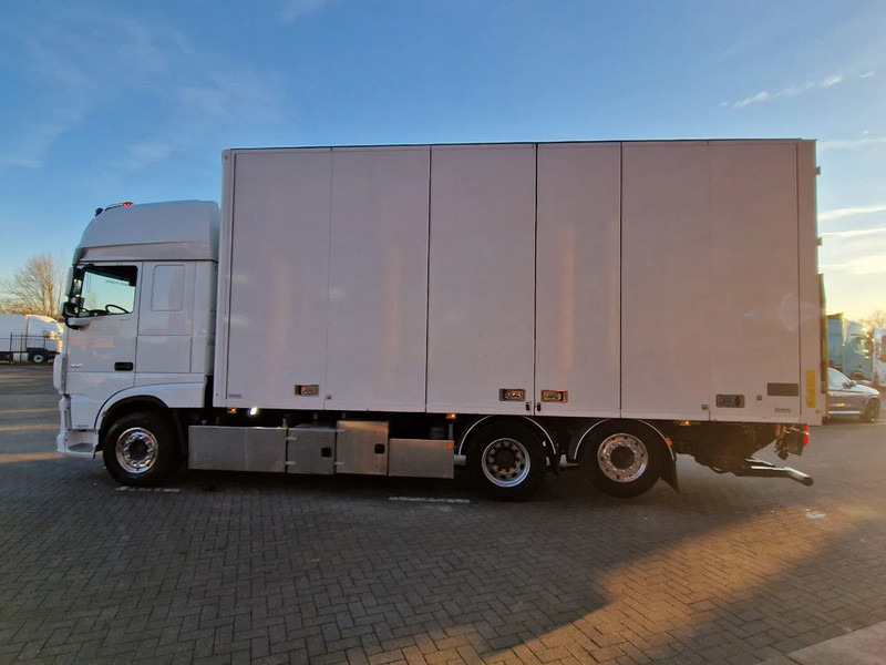 DAF XF 530 SuperSpaceCab 6x2*4 - Ekeri closed box - Loadlift -Steering axle - Full air - Box truck: picture 3 DAF XF 530 SuperSpaceCab 6x2*4 - Ekeri closed box - Loadlift -Steering axle - Full air - Box truck: picture 3