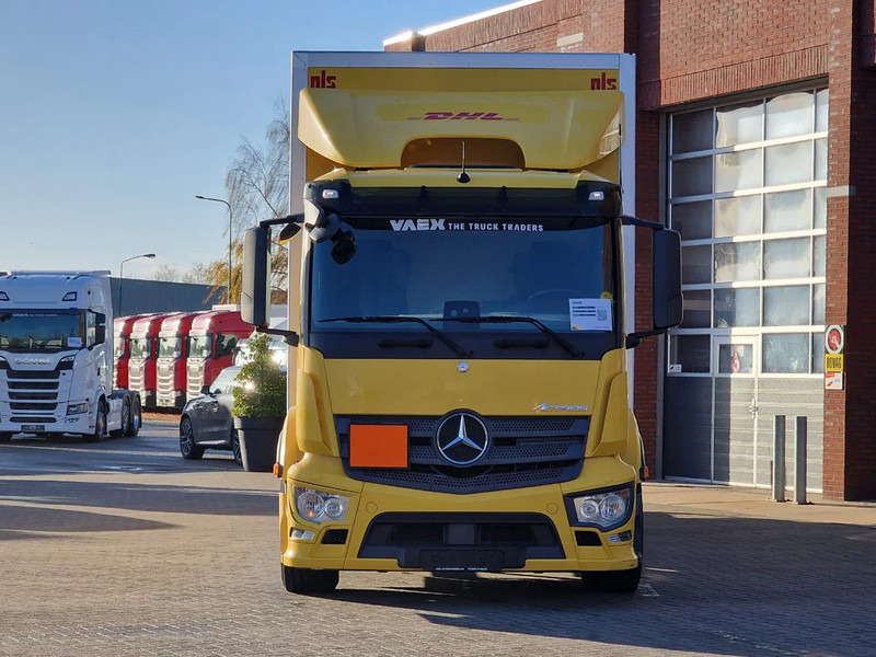 Mercedes-Benz Actros 1827 4x2 Sleepercab - Box with side doors - Loadlift - Low KM - Full air - A/C - Box truck: picture 2 Mercedes-Benz Actros 1827 4x2 Sleepercab - Box with side doors - Loadlift - Low KM - Full air - A/C - Box truck: picture 2