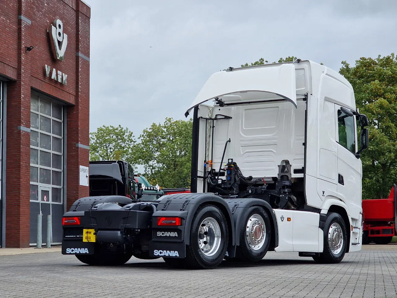 New Tractor unit Scania 590S V8 NGS Highline 6x2/4 - New - Full spec - Retarder - Night clima - New dashboard - Leather - NEW: picture 8