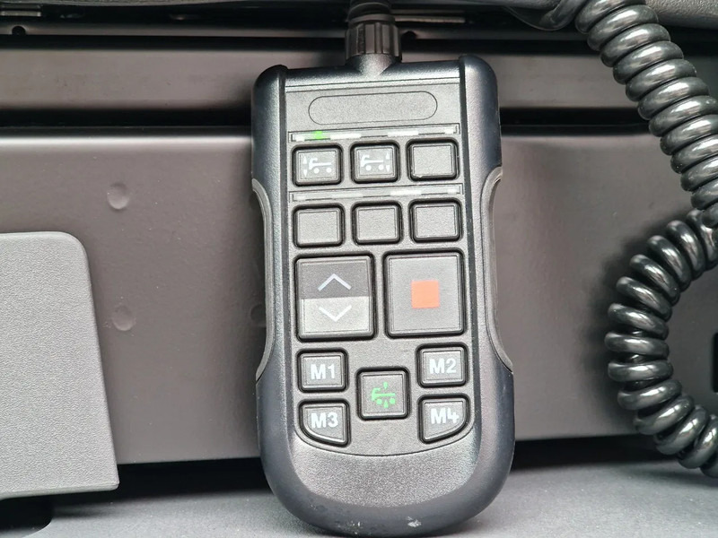 New Tractor unit Scania 590S V8 NGS Highline 6x2/4 - New - Full spec - Retarder - Night clima - New dashboard - Leather - NEW: picture 17