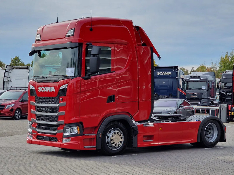 Scania S460 Highline 4x2 - Lowdeck - New - Retarder - Night clima - 2x tank - Led - Full spoiler - Tractor unit: picture 3 Scania S460 Highline 4x2 - Lowdeck - New - Retarder - Night clima - 2x tank - Led - Full spoiler - Tractor unit: picture 3