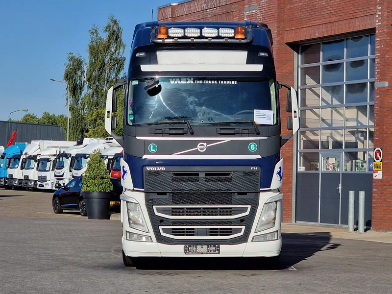 Volvo FH 13.460 4x2 Globetrotter XL - Full spoiler - 2x tank - Fridge - TV - Tractor unit: picture 2 Volvo FH 13.460 4x2 Globetrotter XL - Full spoiler - 2x tank - Fridge - TV - Tractor unit: picture 2