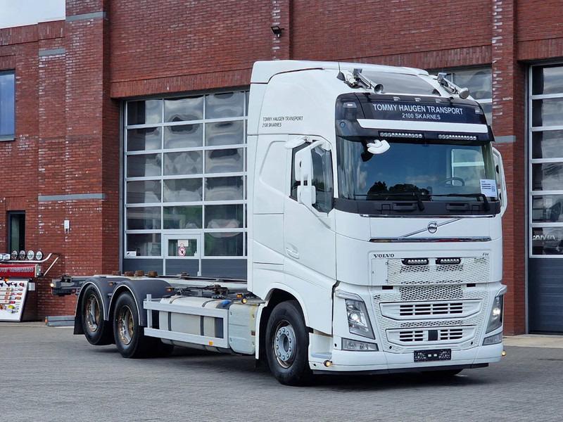 Volvo FH 13.500 Globetrotter XL 6x2 - BDF - Retarder - I parkcool - Full air - 4.90 WB - Container transporter/ Swap body truck: picture 1 Volvo FH 13.500 Globetrotter XL 6x2 - BDF - Retarder - I parkcool - Full air - 4.90 WB - Container transporter/ Swap body truck: picture 1