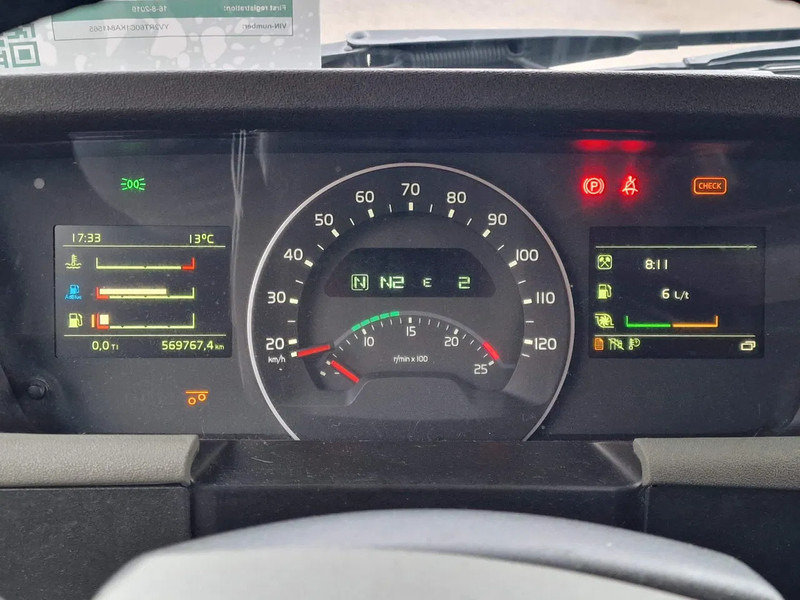 Container transporter/ Swap body truck Volvo FH 13.540 Globetrotter 6x2 - BDF - Loadlift - Full air - I parkcool - 4.80 WB: picture 13 Container transporter/ Swap body truck Volvo FH 13.540 Globetrotter 6x2 - BDF - Loadlift - Full air - I parkcool - 4.80 WB: picture 13