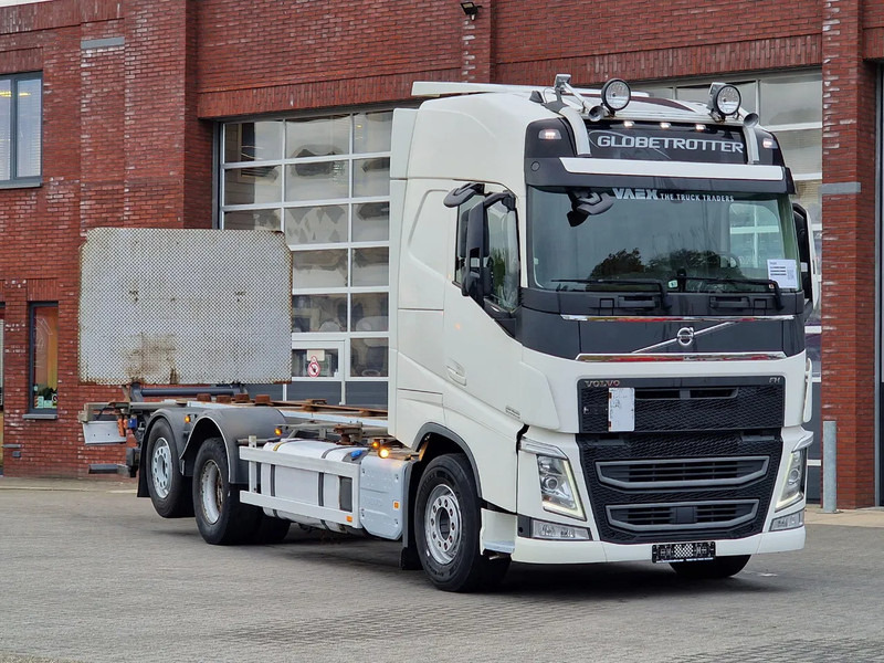 Volvo FH 13.540 Globetrotter 6x2 - BDF - Loadlift - Full air - I parkcool - 4.80 WB - Container transporter/ Swap body truck: picture 1 Volvo FH 13.540 Globetrotter 6x2 - BDF - Loadlift - Full air - I parkcool - 4.80 WB - Container transporter/ Swap body truck: picture 1