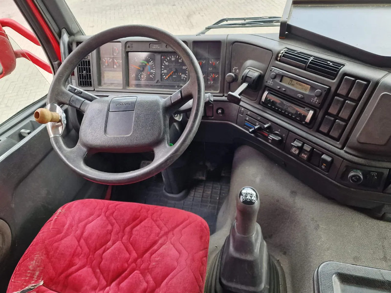 Livestock truck Volvo FM 250 4x- Livestock 2 deck - Lifting floors - Loadlift - Manual gearbox: picture 13