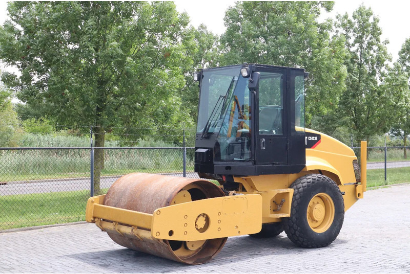 Caterpillar CS423 E | AIRCO | GOOD WORKING | BW 177 - Roller: picture 2 Caterpillar CS423 E | AIRCO | GOOD WORKING | BW 177 - Roller: picture 2