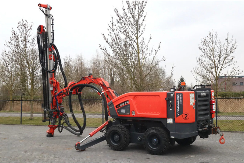 Sandvik COMMANDO DC 300 RI S5 | ONLY 470 DRILLING HOURS - Drilling rig: picture 3 Sandvik COMMANDO DC 300 RI S5 | ONLY 470 DRILLING HOURS - Drilling rig: picture 3