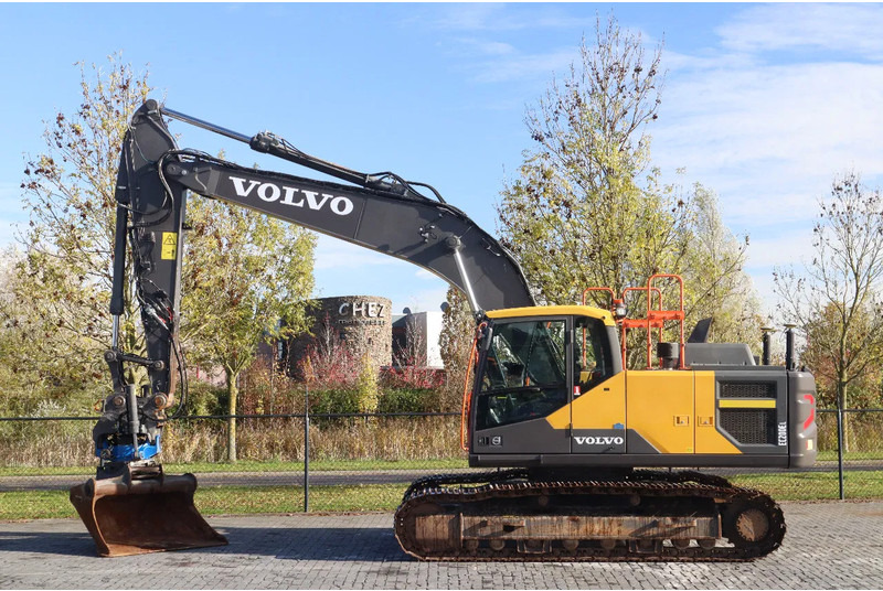 Volvo EC200EL | EC 200 EL | TILT ROTATOR | 3D GPS | BUCKET - Crawler excavator: picture 1 Volvo EC200EL | EC 200 EL | TILT ROTATOR | 3D GPS | BUCKET - Crawler excavator: picture 1