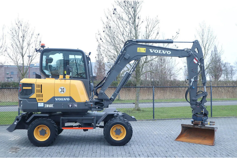 Volvo EW 60 E | DEMO | 30 KM/H | ROTOTILT + GRIPPER | BUCKET - Wheel excavator: picture 4 Volvo EW 60 E | DEMO | 30 KM/H | ROTOTILT + GRIPPER | BUCKET - Wheel excavator: picture 4