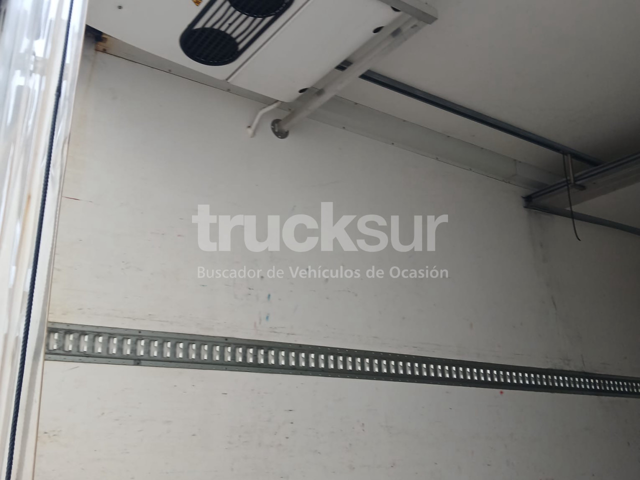 Refrigerator truck RENAULT D13.240: picture 7