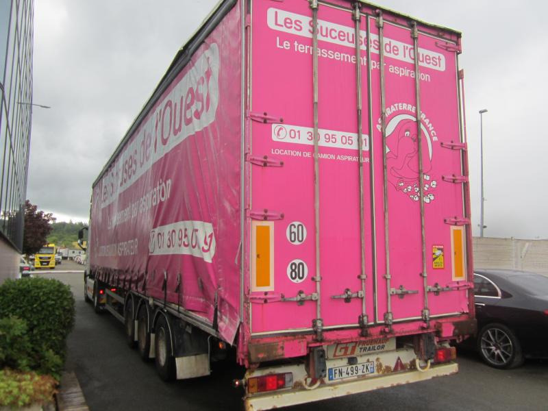 Curtainsider semi-trailer Fruehauf: picture 6