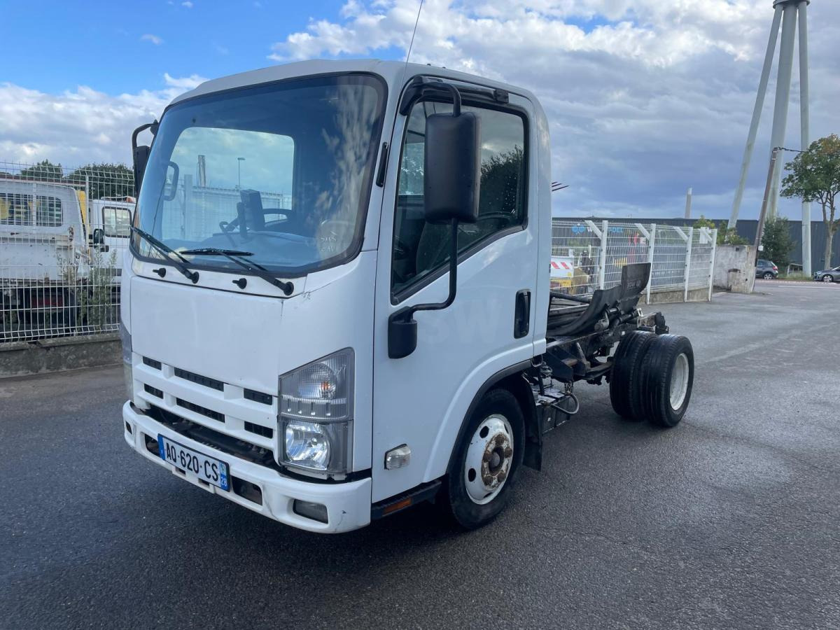 Isuzu - Cab chassis truck: picture 1 Isuzu - Cab chassis truck: picture 1