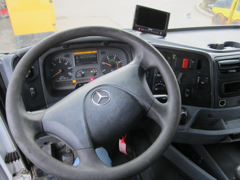 Interior photo 1: Tipper Mercedes AXOR 3236