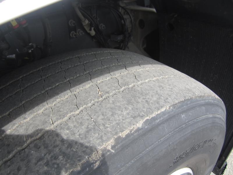 Renault T-Series 480 - Tractor unit: picture 3 Renault T-Series 480 - Tractor unit: picture 3