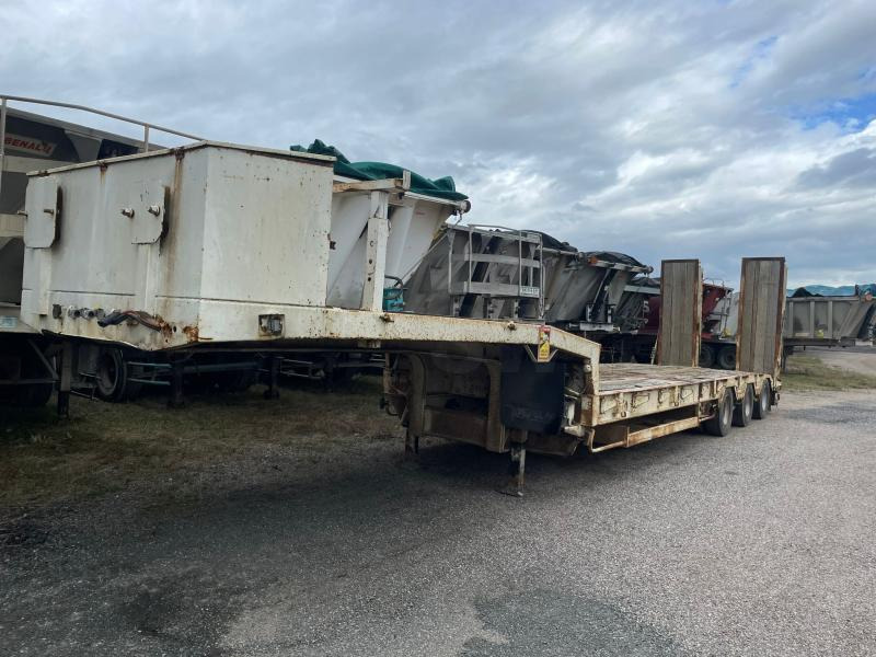Verem - Low loader semi-trailer: picture 1 Verem - Low loader semi-trailer: picture 1