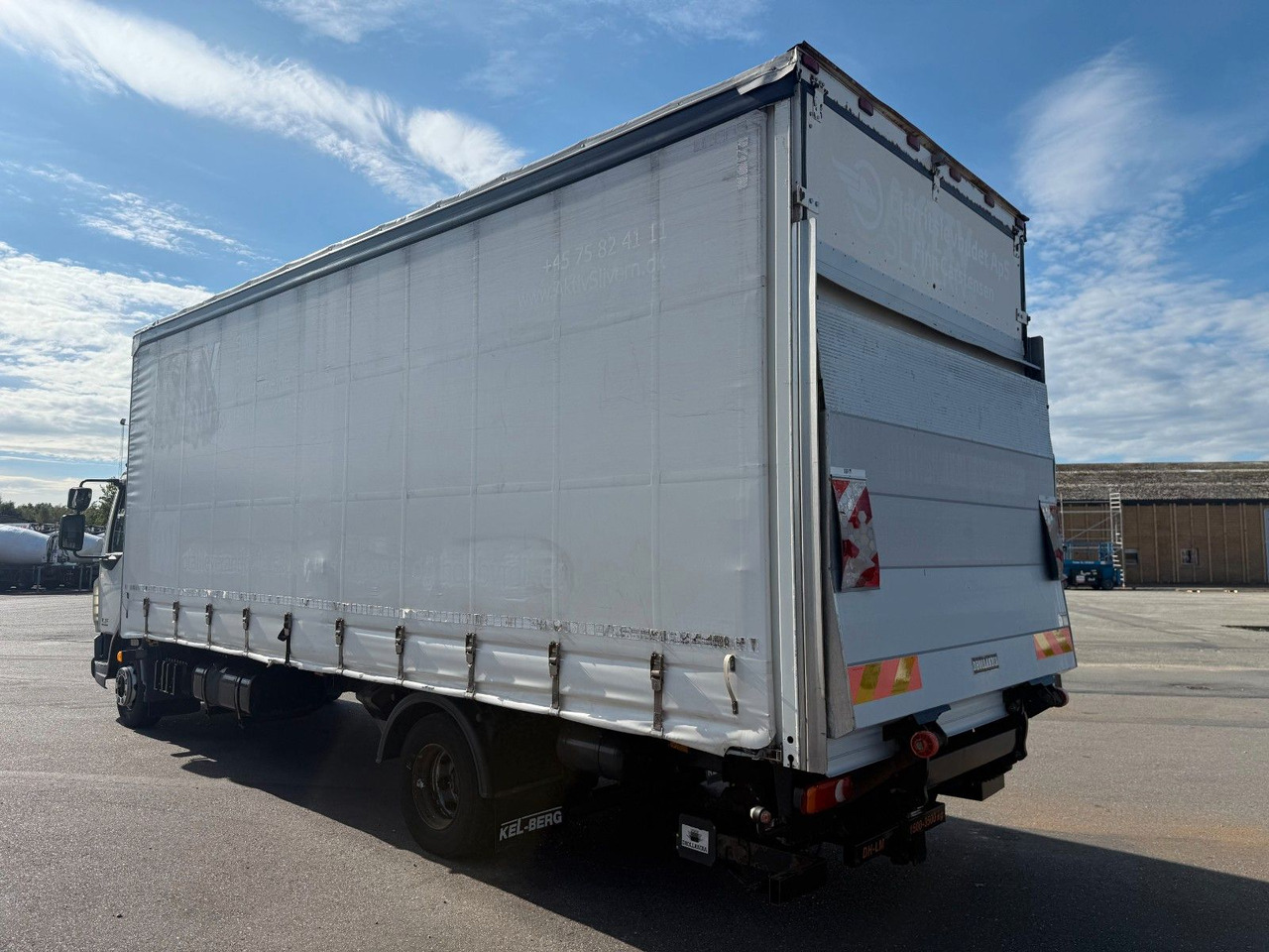 DAF LF 45 /220 4x2 Curtainsider and Taillift Euro 6 - Curtainsider truck: picture 4 DAF LF 45 /220 4x2 Curtainsider and Taillift Euro 6 - Curtainsider truck: picture 4