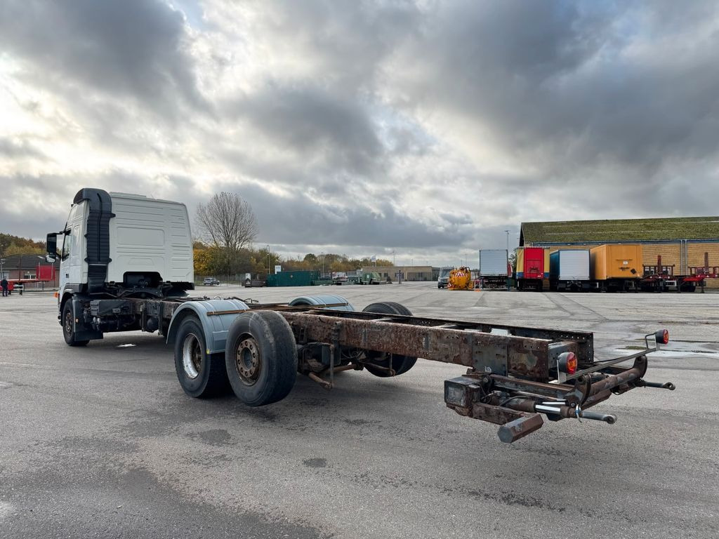 Volvo FM340 6x2 Globetrotter Chassis / Fahrgestell - Cab chassis truck: picture 4 Volvo FM340 6x2 Globetrotter Chassis / Fahrgestell - Cab chassis truck: picture 4