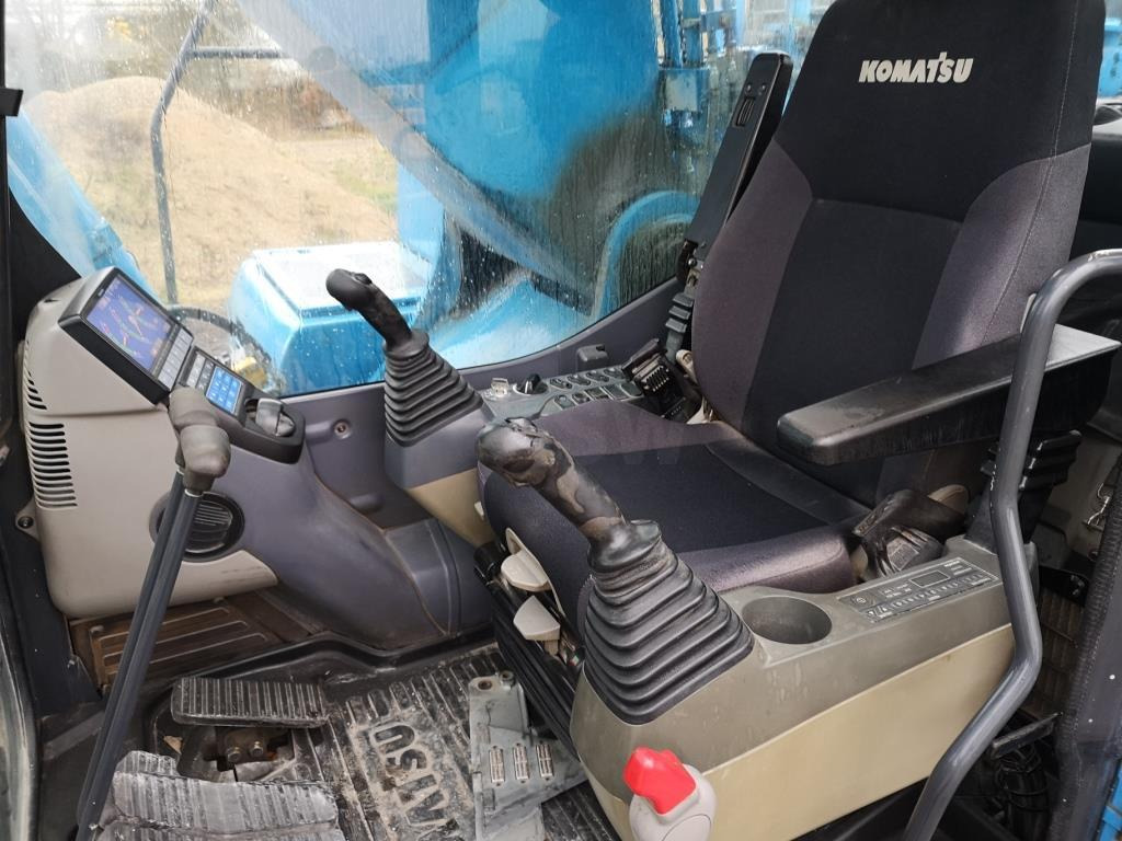 Komatsu PC490LC-10 - Crawler excavator: picture 5 Komatsu PC490LC-10 - Crawler excavator: picture 5