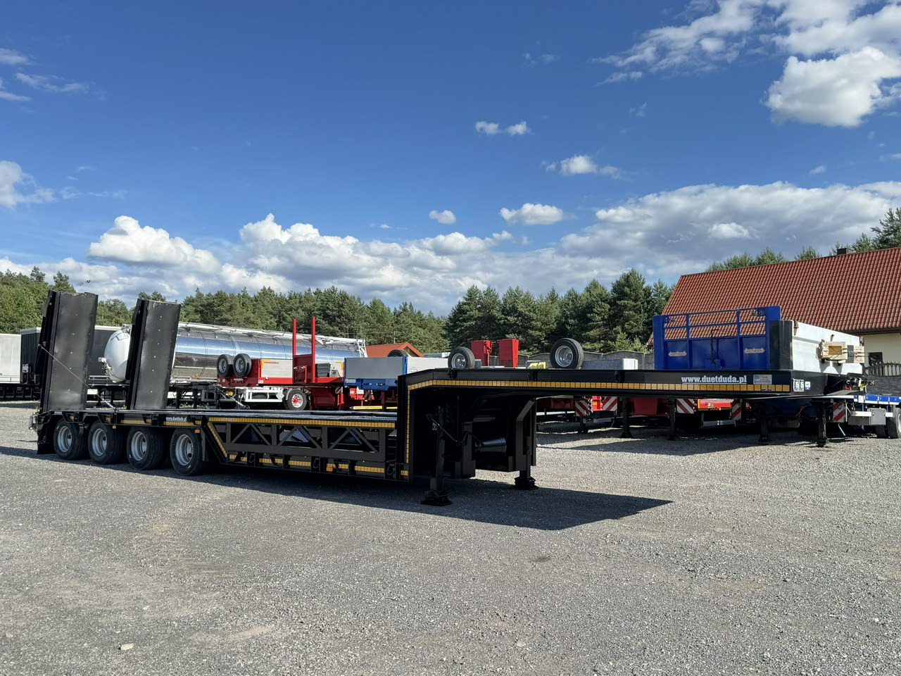 Bodex 4 osiowa NN4J Niskopodwoziówka Niskopodwozie Nowe Opony - Low loader semi-trailer: picture 5 Bodex 4 osiowa NN4J Niskopodwoziówka Niskopodwozie Nowe Opony - Low loader semi-trailer: picture 5