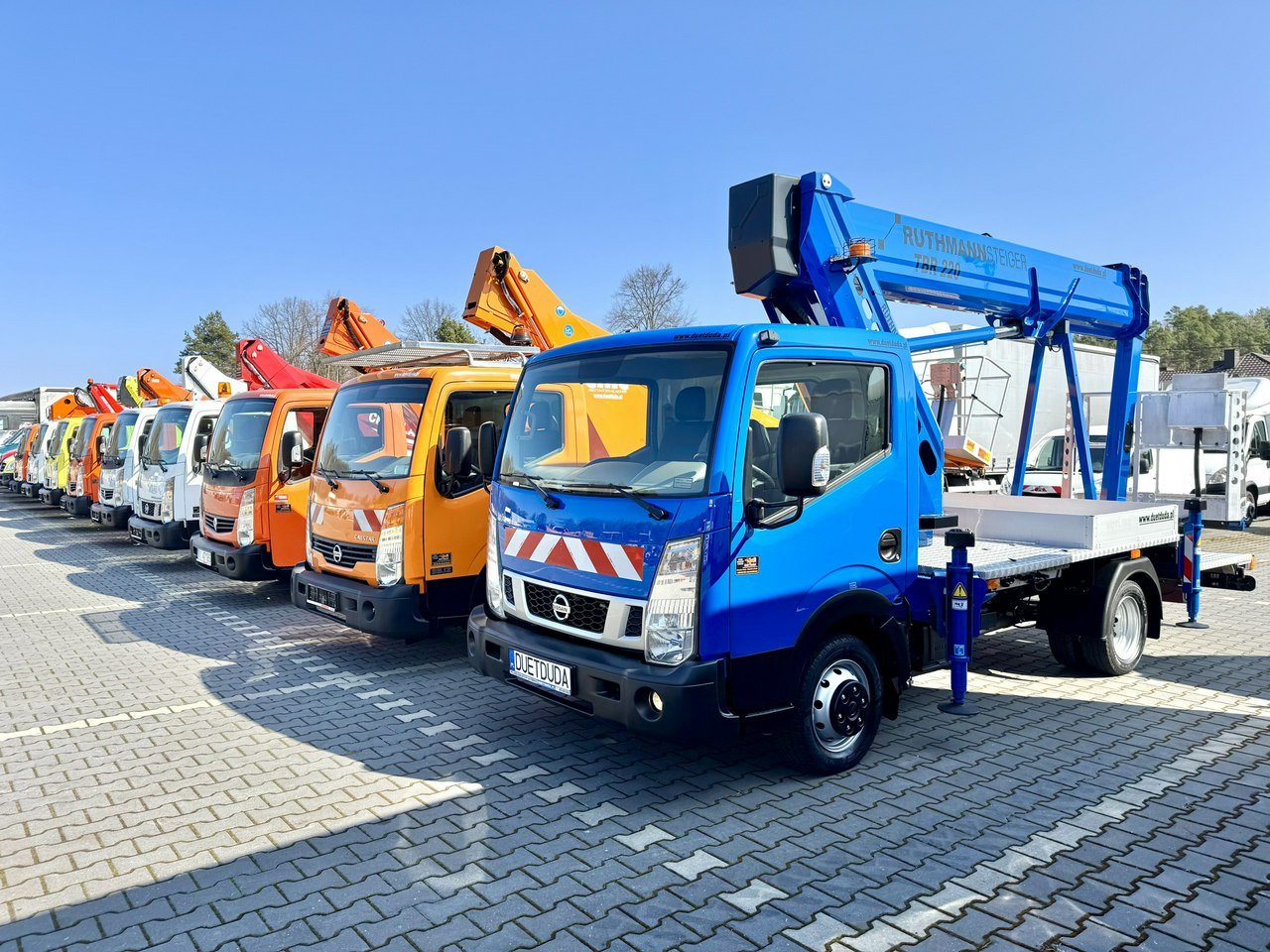 Nissan Cabstar - Truck mounted aerial platform: picture 1 Nissan Cabstar - Truck mounted aerial platform: picture 1