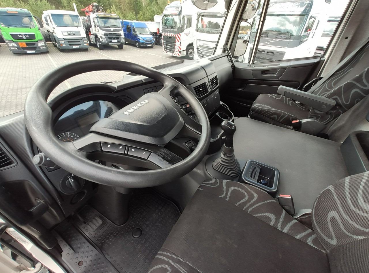 Lease a Iveco Trakerr 26.410 6x4 Manual Mały Przebieg tylko-46000km Iveco Trakerr 26.410 6x4 Manual Mały Przebieg tylko-46000km: picture 23