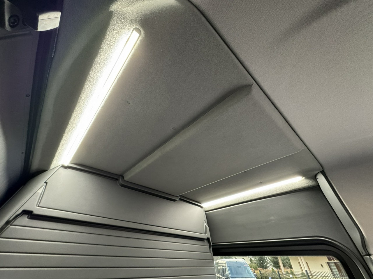 Panel van Volkswagen Crafter: picture 48