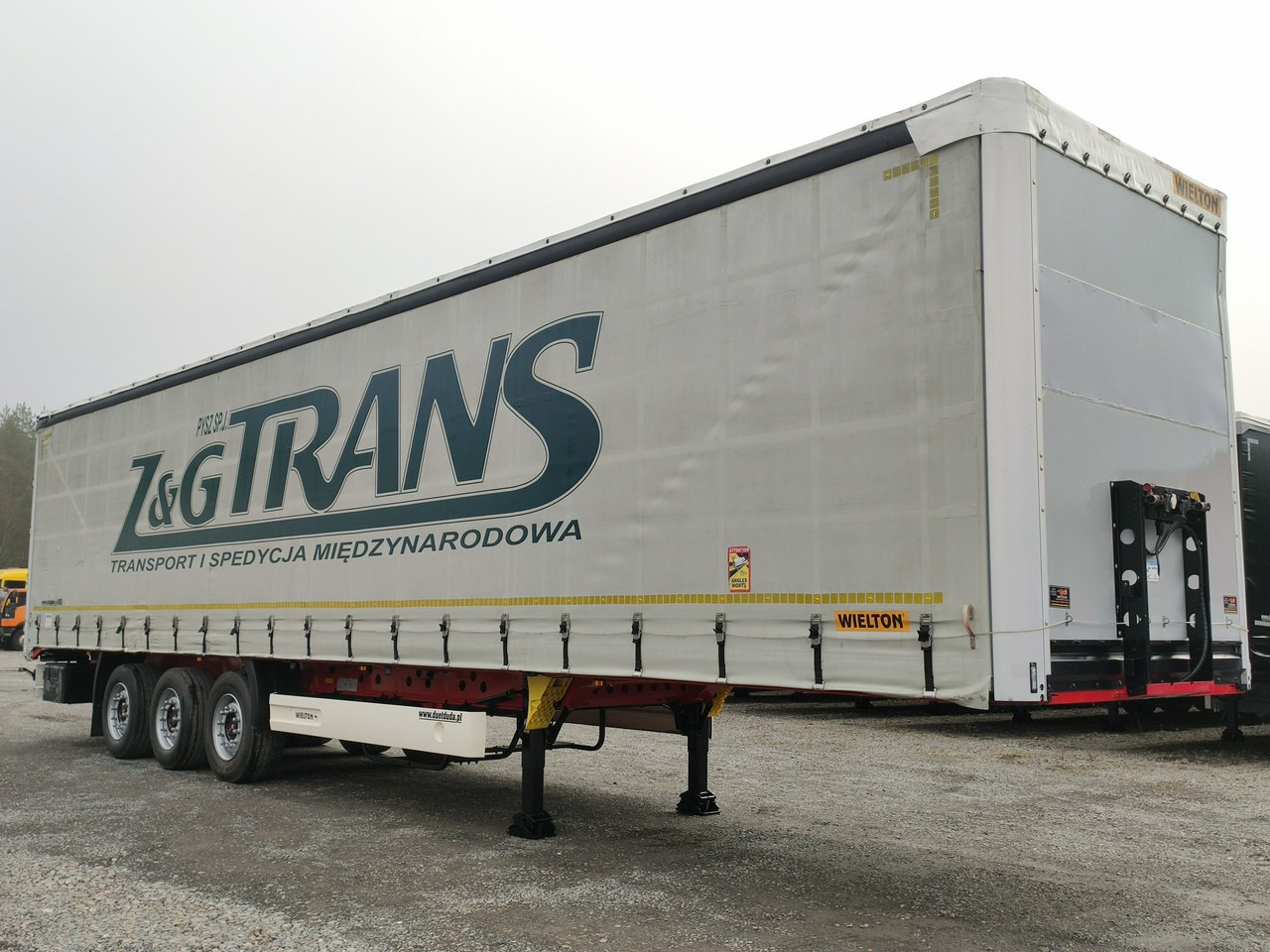 Wielton Standard Osie SAF - Curtainsider semi-trailer: picture 2 Wielton Standard Osie SAF - Curtainsider semi-trailer: picture 2