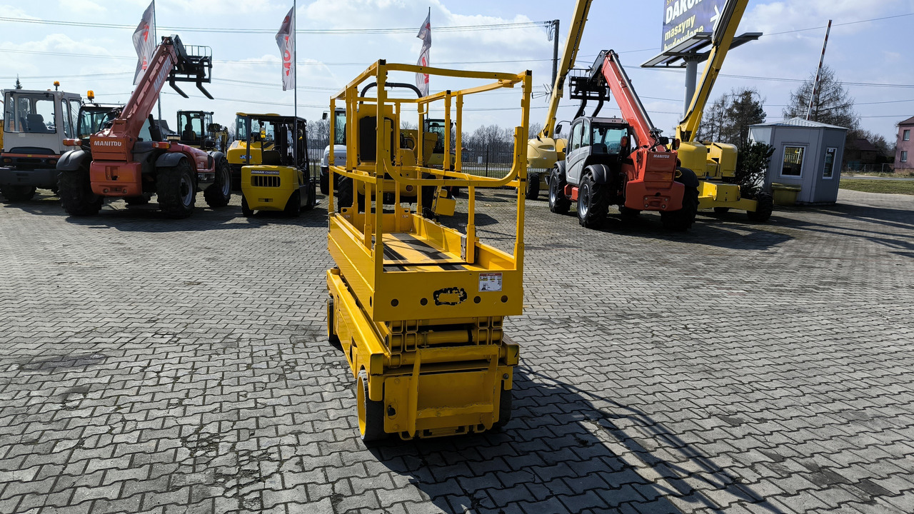 HAULOTTE Compact 8 - Scissor lift: picture 5 HAULOTTE Compact 8 - Scissor lift: picture 5