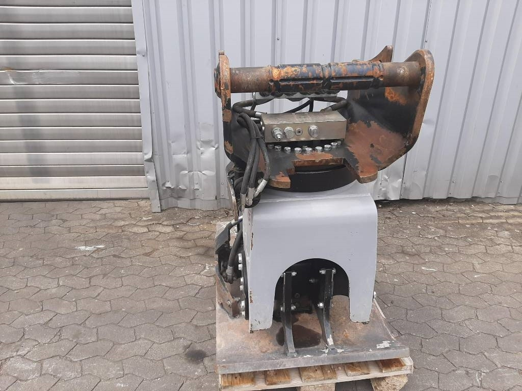 UAM HD1200 - Vibratory plate: picture 1 UAM HD1200 - Vibratory plate: picture 1