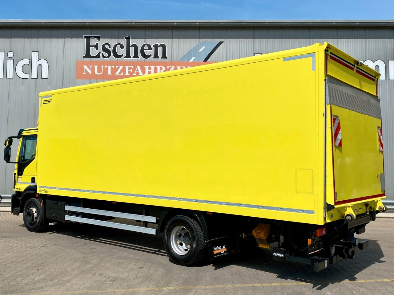 Iveco 160-250 Eurocargo | LBW 2,00to.*3x Sitze*Navi*AC - Box truck: picture 3 Iveco 160-250 Eurocargo | LBW 2,00to.*3x Sitze*Navi*AC - Box truck: picture 3