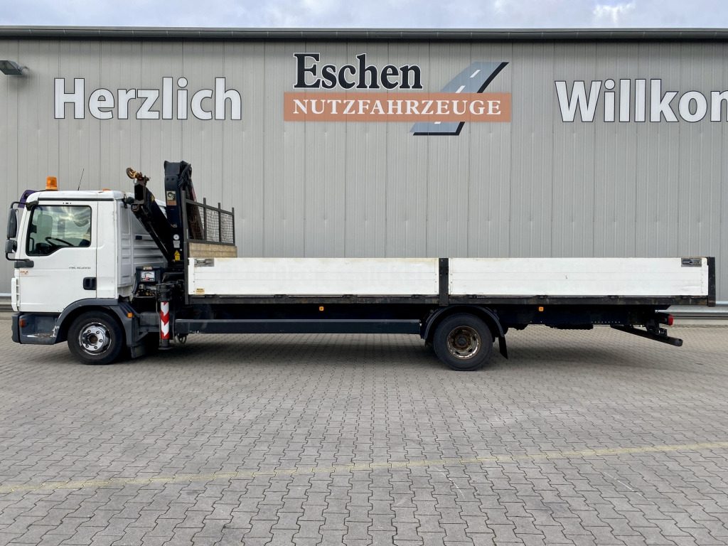 MAN TGL 12.220 4x2 BL / HIAB Faltkran - Dropside/ Flatbed truck, Crane truck: picture 2 MAN TGL 12.220 4x2 BL / HIAB Faltkran - Dropside/ Flatbed truck, Crane truck: picture 2