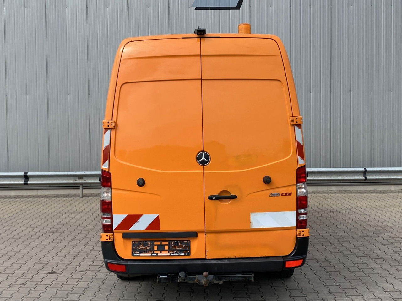 Mercedes-Benz 315 CDI Kamerawagen| PC-Setup*Standklima*RFK*AHK - Panel van: picture 4 Mercedes-Benz 315 CDI Kamerawagen| PC-Setup*Standklima*RFK*AHK - Panel van: picture 4