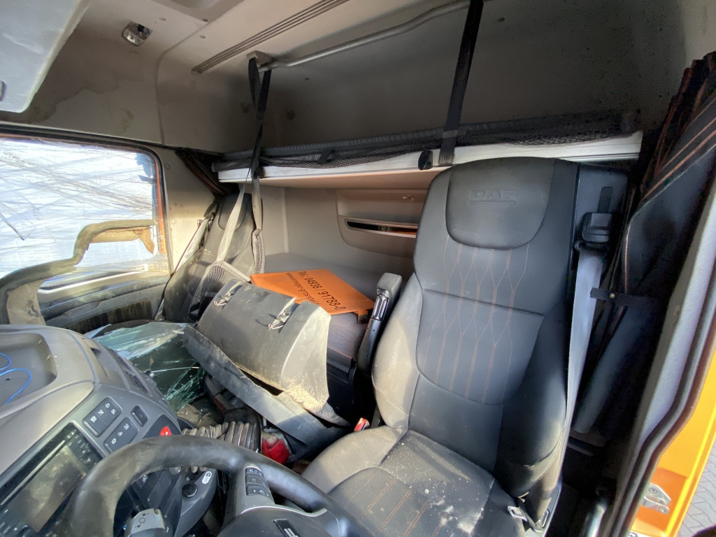 DAF XF 450 / UNFALL - Tractor unit: picture 5 DAF XF 450 / UNFALL - Tractor unit: picture 5