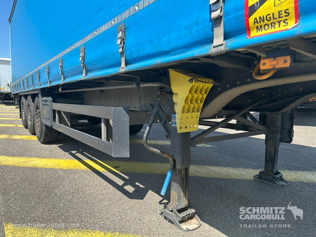 SCHMITZ Curtainsider Standard - Curtainsider semi-trailer: picture 4 SCHMITZ Curtainsider Standard - Curtainsider semi-trailer: picture 4