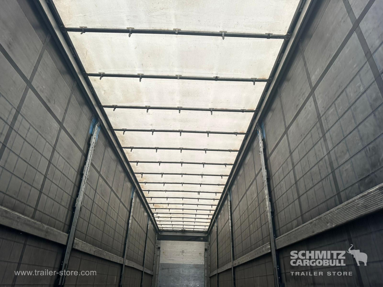 SCHMITZ Curtainsider Standard - Curtainsider semi-trailer: picture 4 SCHMITZ Curtainsider Standard - Curtainsider semi-trailer: picture 4