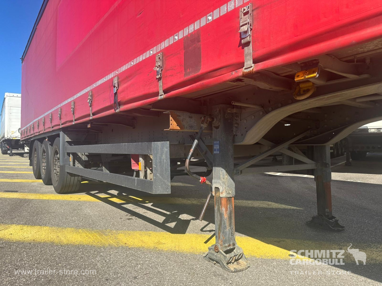 SCHMITZ Curtainsider Standard - Curtainsider semi-trailer: picture 3 SCHMITZ Curtainsider Standard - Curtainsider semi-trailer: picture 3