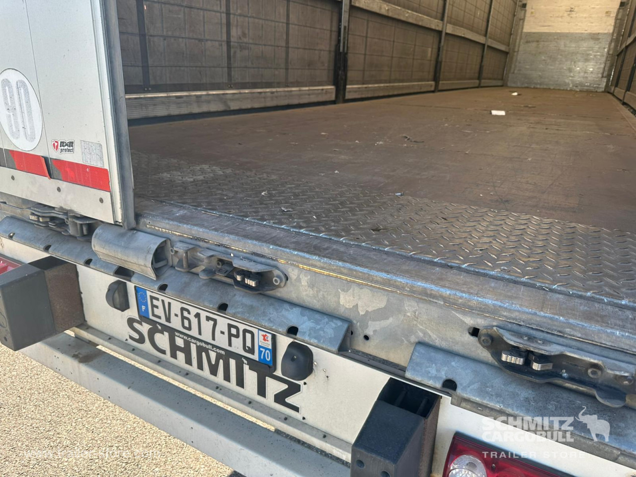 SCHMITZ Curtainsider Standard - Curtainsider semi-trailer: picture 3 SCHMITZ Curtainsider Standard - Curtainsider semi-trailer: picture 3