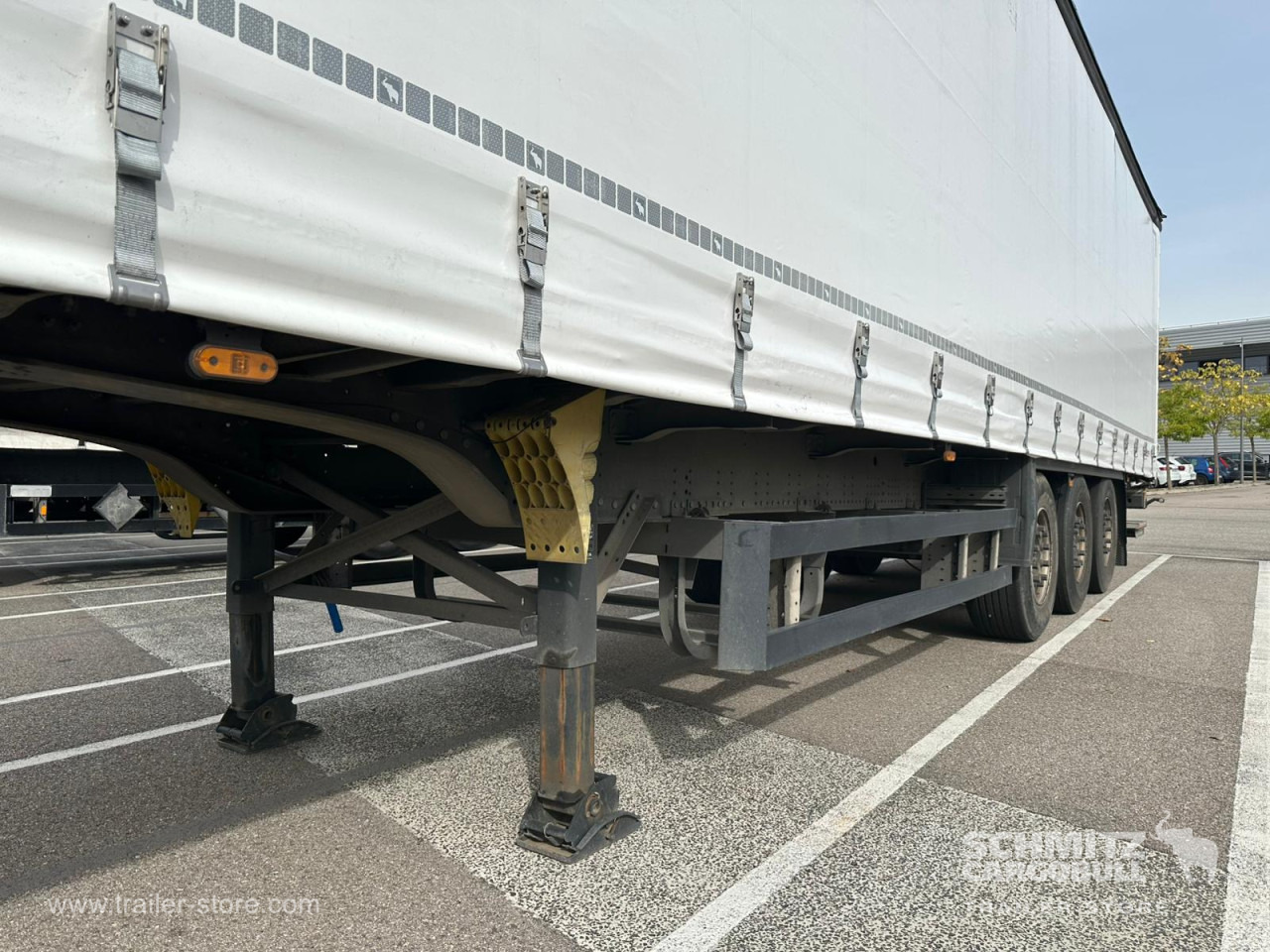 SCHMITZ Curtainsider Standard Taillift - Curtainsider semi-trailer: picture 2 SCHMITZ Curtainsider Standard Taillift - Curtainsider semi-trailer: picture 2