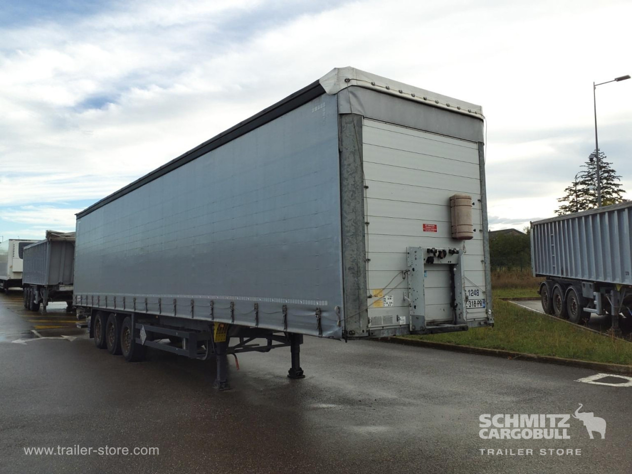 SCHMITZ Curtainsider Standard Taillift - Curtainsider semi-trailer: picture 1 SCHMITZ Curtainsider Standard Taillift - Curtainsider semi-trailer: picture 1