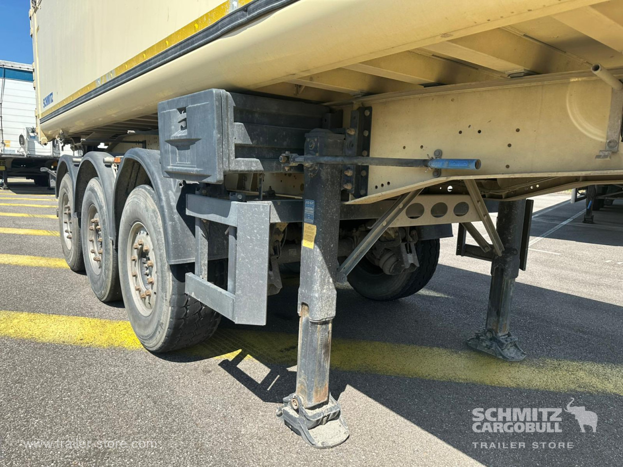 SCHMITZ Tipper Alu-square sided body 28m³ - Tipper semi-trailer: picture 2 SCHMITZ Tipper Alu-square sided body 28m³ - Tipper semi-trailer: picture 2