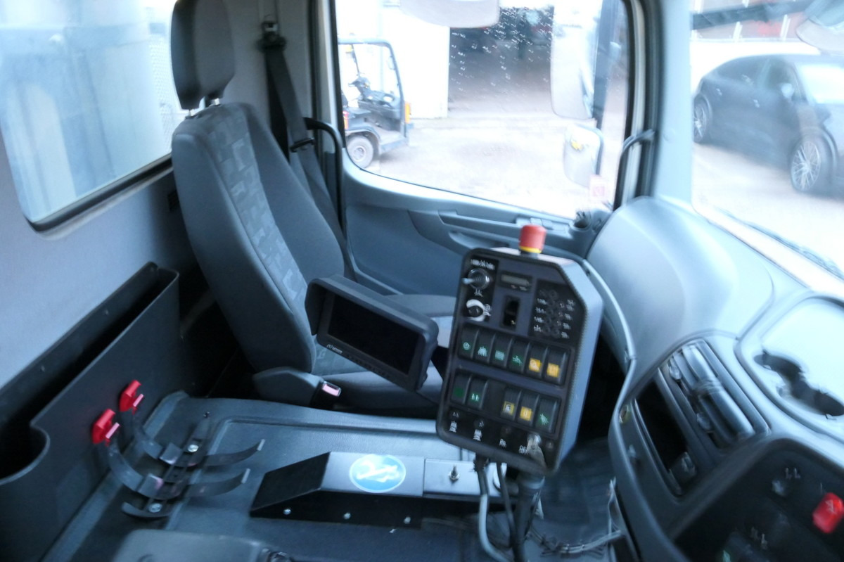 Lease a MERCEDES-BENZ Atego 1018 Rechtslenker Schmidt SK 500 R Rückfah MERCEDES-BENZ Atego 1018 Rechtslenker Schmidt SK 500 R Rückfah: picture 8
