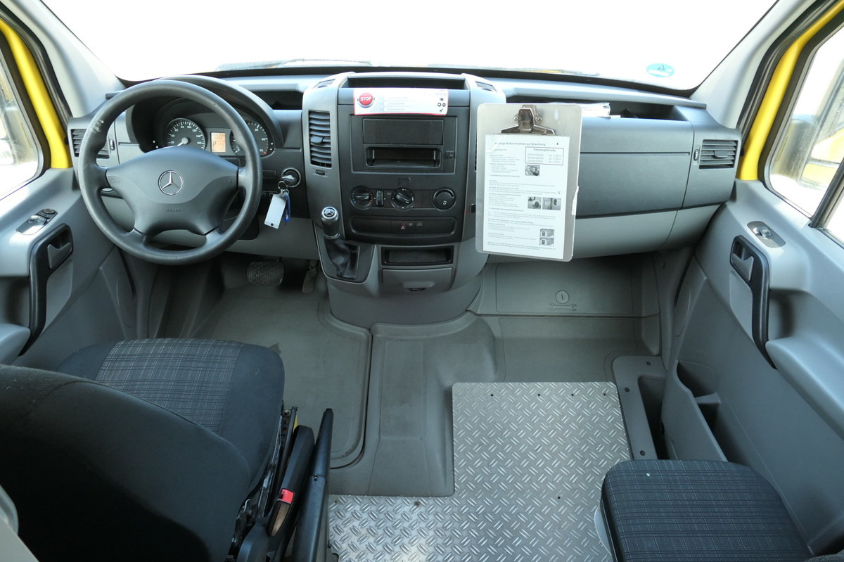 Interior photo 2: Box van MERCEDES-BENZ SPRINTER 310 CDI MAXI EURO-5 KOFFER REGALE KAMER