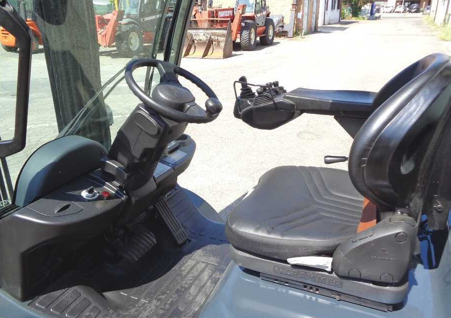 Toyota 06-8 FD 25 F - Diesel forklift: picture 5 Toyota 06-8 FD 25 F - Diesel forklift: picture 5