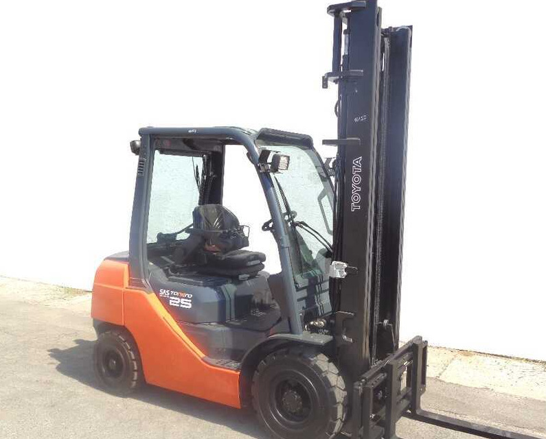 Toyota 06-8 FD 25 F - Diesel forklift: picture 1 Toyota 06-8 FD 25 F - Diesel forklift: picture 1