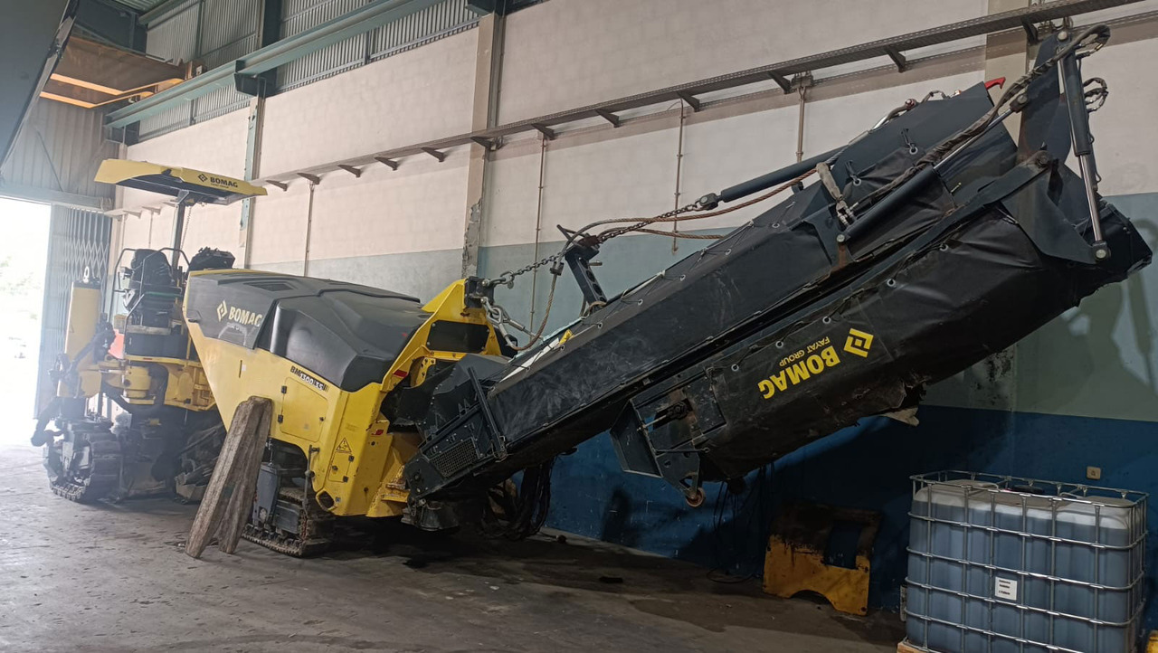 Bomag BM 1300/35 - Cold planer: picture 1 Bomag BM 1300/35 - Cold planer: picture 1