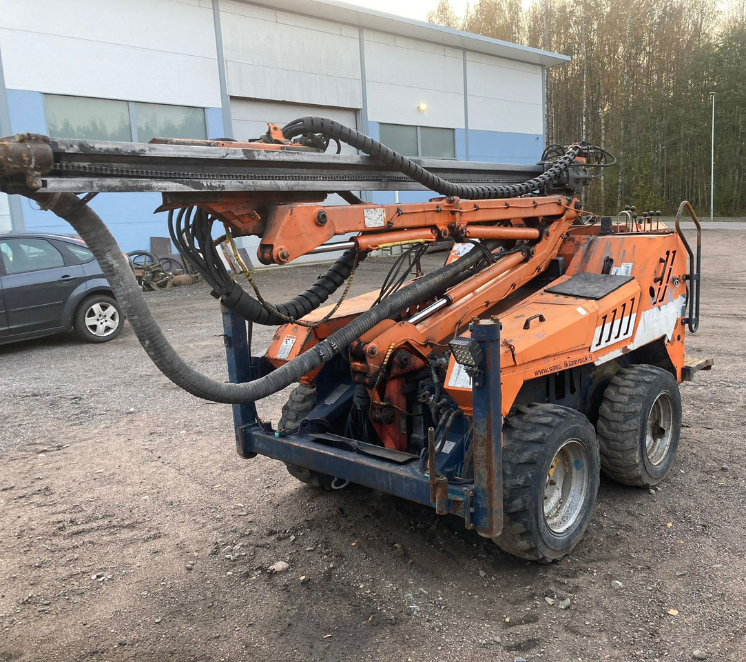 Tamrock Commando 120R - Drilling rig: picture 1 Tamrock Commando 120R - Drilling rig: picture 1