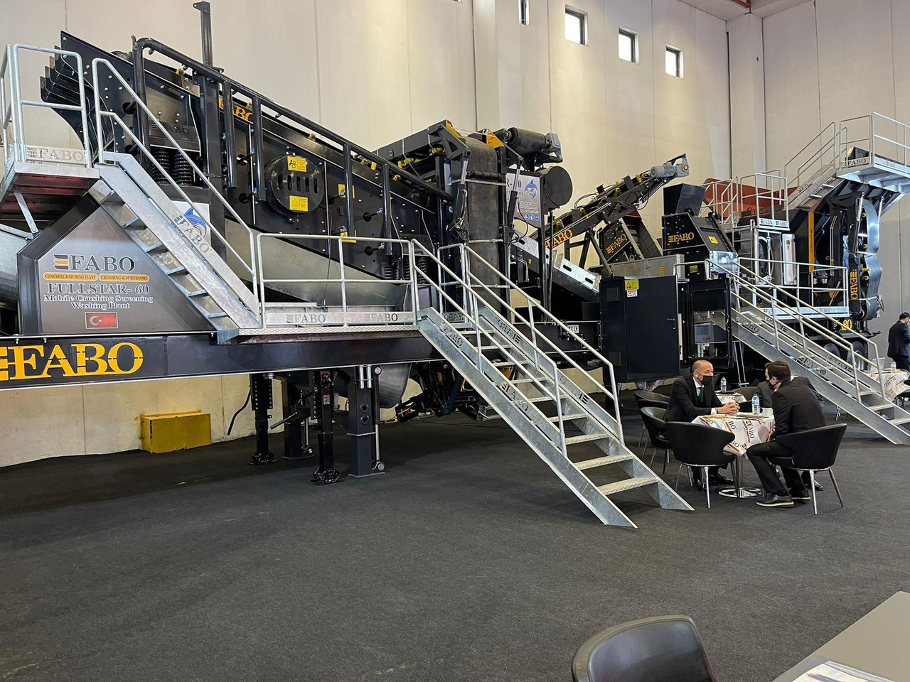 FABO MOBILE CRUSHING PLANT - Mining machinery: picture 1 FABO MOBILE CRUSHING PLANT - Mining machinery: picture 1
