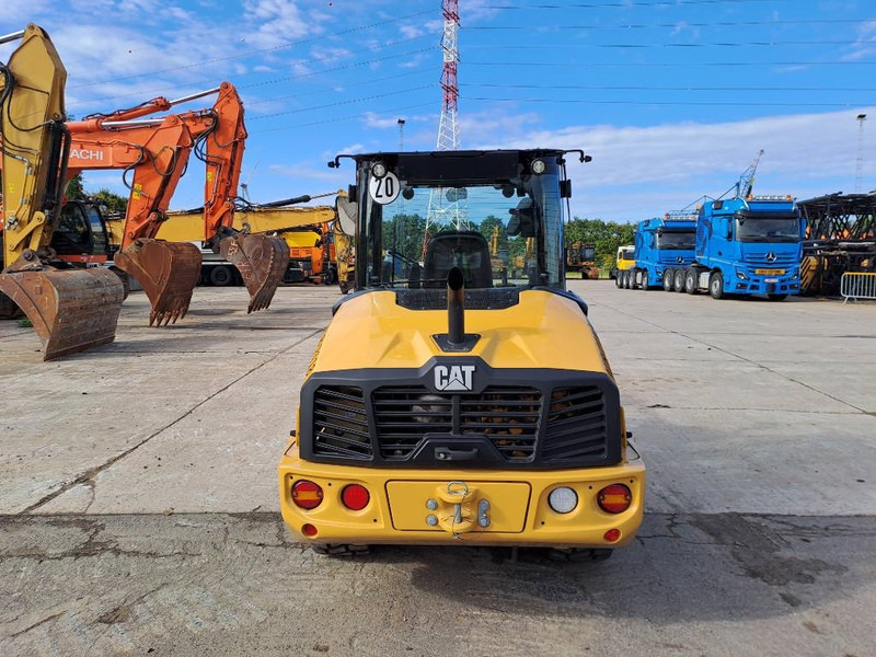 Cat 906 (Bucket + Forks) - Wheel loader: picture 3 Cat 906 (Bucket + Forks) - Wheel loader: picture 3
