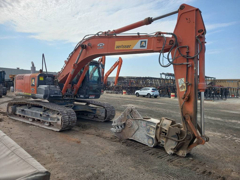 Hitachi ZX220 LC (Abu Dhabi) - Crawler excavator: picture 3 Hitachi ZX220 LC (Abu Dhabi) - Crawler excavator: picture 3